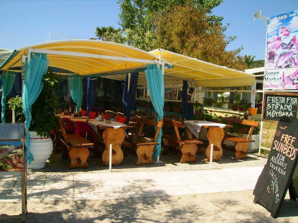 Aggelos Family Hotel Moraitika Exterior foto