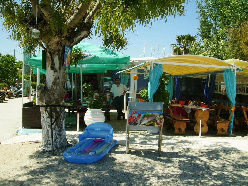 Aggelos Family Hotel Moraitika Exterior foto