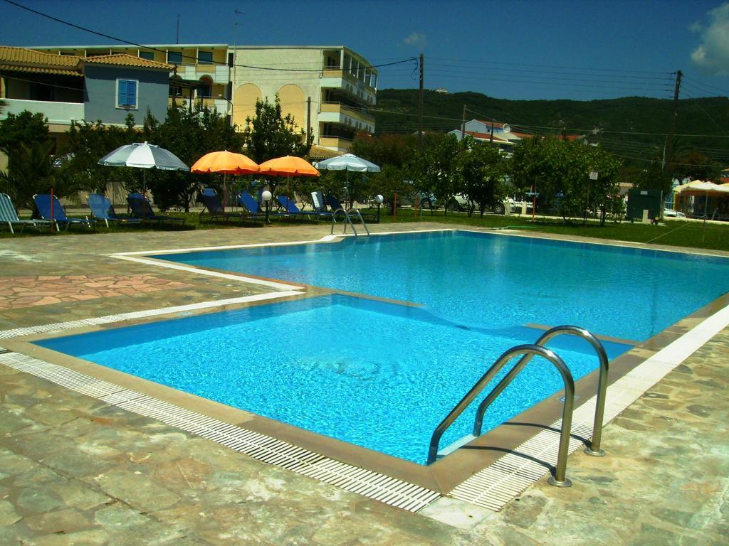 Aggelos Family Hotel Moraitika Exterior foto