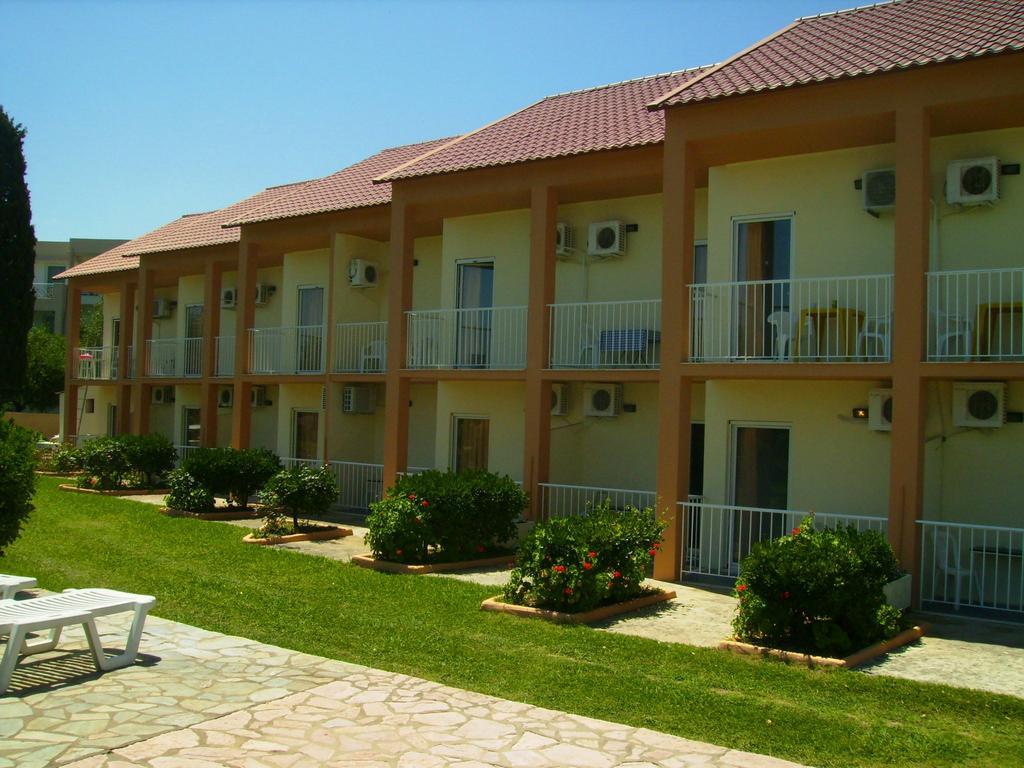 Aggelos Family Hotel Moraitika Exterior foto