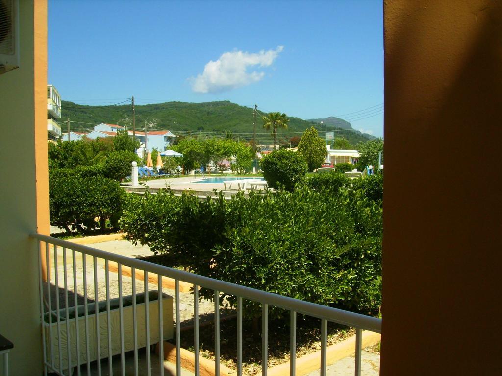 Aggelos Family Hotel Moraitika Exterior foto