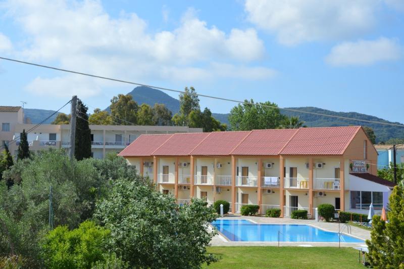 Aggelos Family Hotel Moraitika Exterior foto