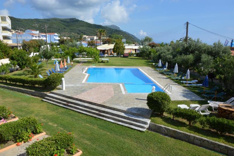 Aggelos Family Hotel Moraitika Exterior foto